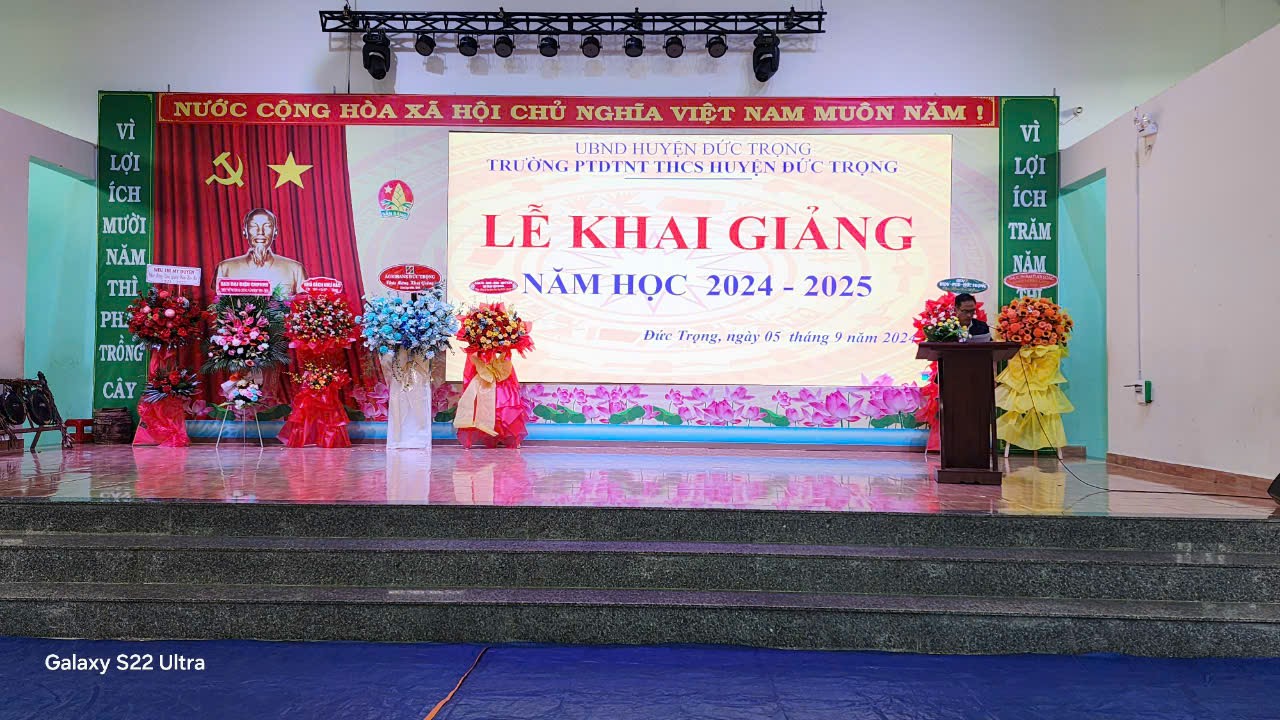 Khai giảng
