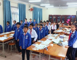 Hoc-sinh-khoi-dong-theo-nhac.jpg