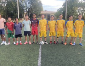 Giao-luu-bong-da-giua-GV-nam-va-PHHS-truong-PTDTNT-THCS-huyen-Duc-Trong-1.jpg